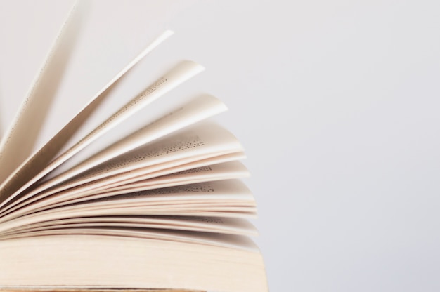 七座汽车是六年免检吗