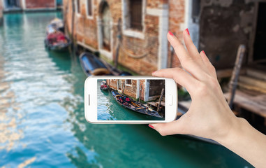 七座汽车是六年免检吗